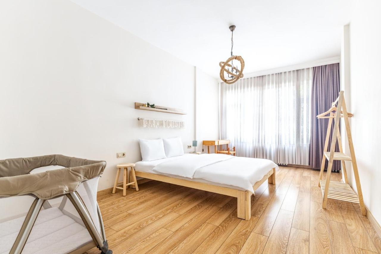 Daire Flat W Balcony 1 Min To Bagdat Avenue In Kadikoy *