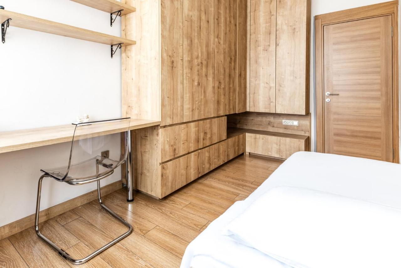 Flat W Balcony 1 Min To Bagdat Avenue In Kadikoy Daire *